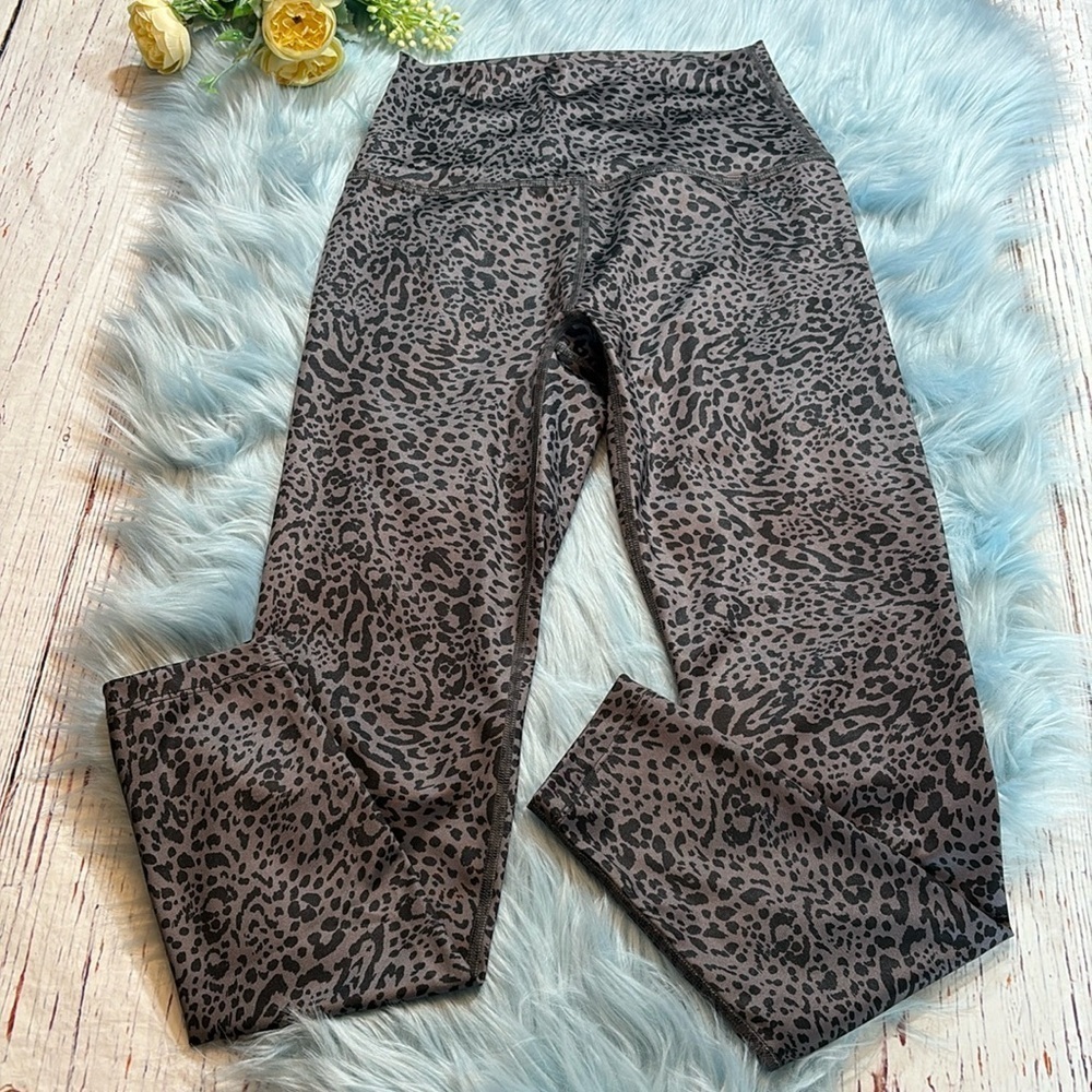 Beyond Yoga Lux 7/8 High Waist Grey Black Leopard Leggings sz S